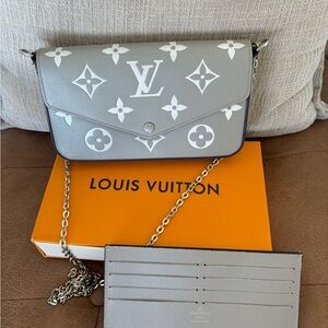 Louis Vuitton Pochette Felicie Crossbody Bag & card holder